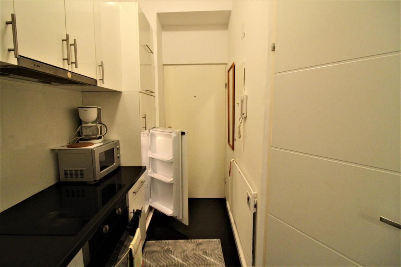 Small Studio Close To City Center Wien Exteriör bild