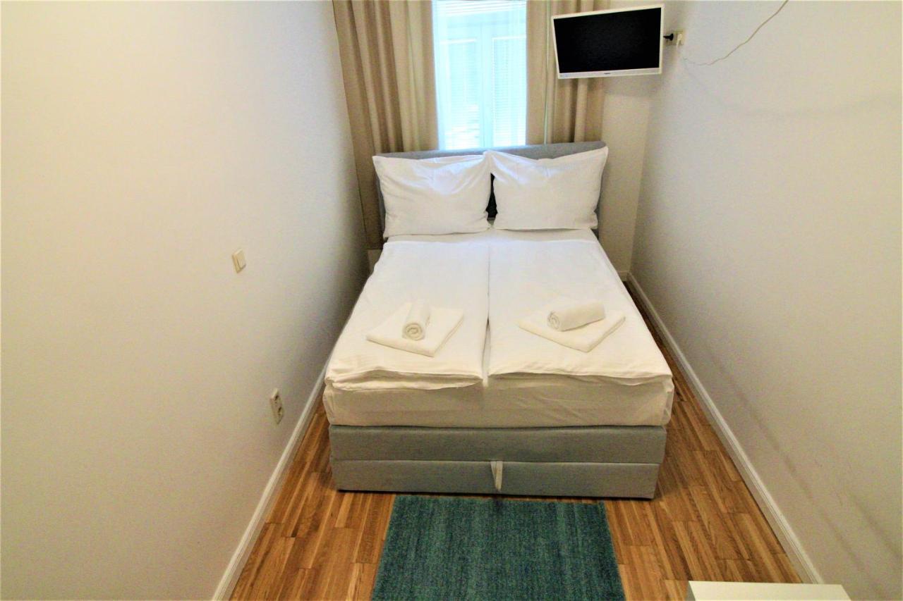 Small Studio Close To City Center Wien Exteriör bild