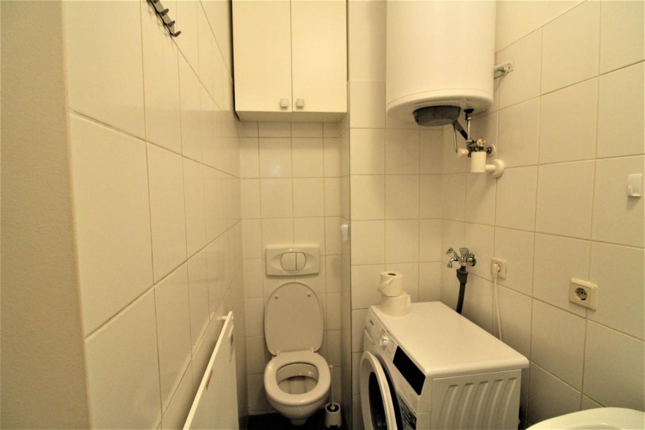 Small Studio Close To City Center Wien Exteriör bild