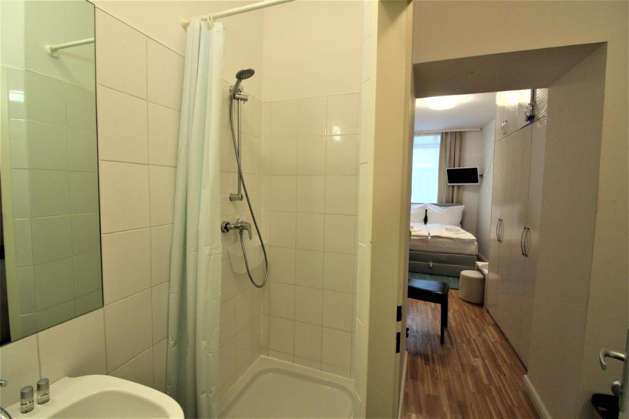 Small Studio Close To City Center Wien Exteriör bild